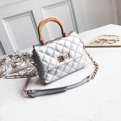 Stílusos női kistáska rövid és hosszú füllel, három színben