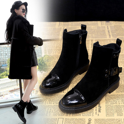 Κομψές Γυναικείες μπότες σε μαύρο χρώμα