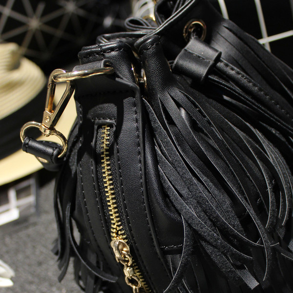 Καθημερινή γυναικεία τσάντα  με περιθώριο οικολογικού δέρμα