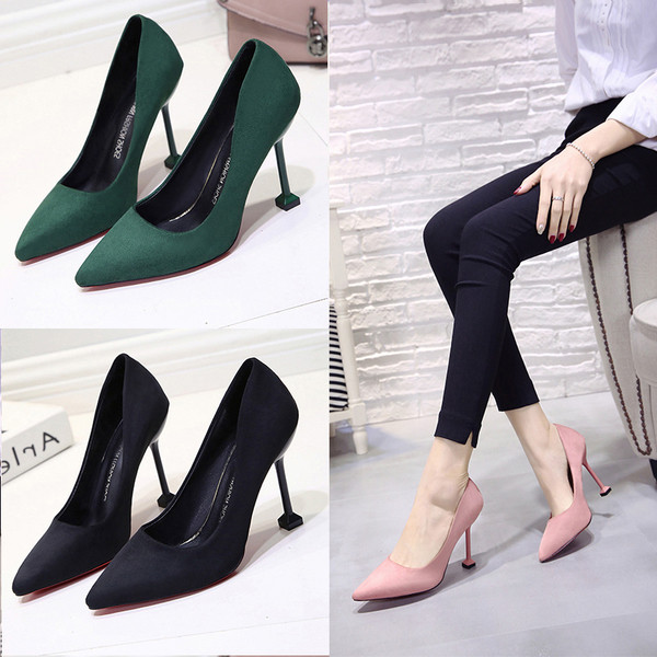 Stílusos női cipő sarkú három színben