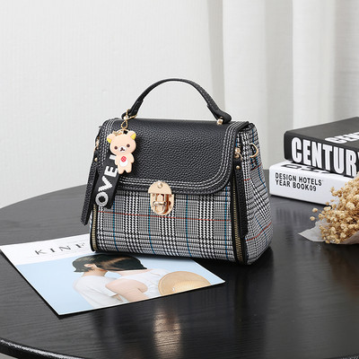 Modern női táska különböző színekben