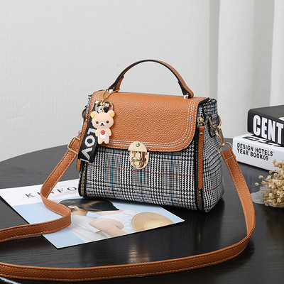 Modern női táska különböző színekben