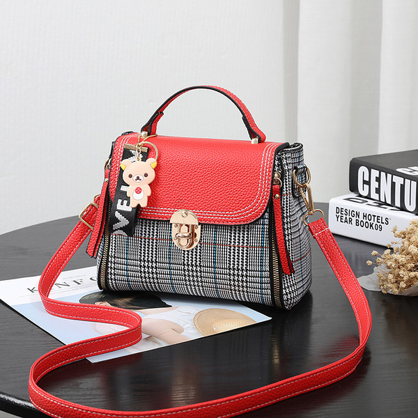 Modern női táska különböző színekben