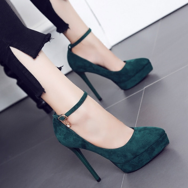 Női elegáns cipő három színben, pántos díszítéssel