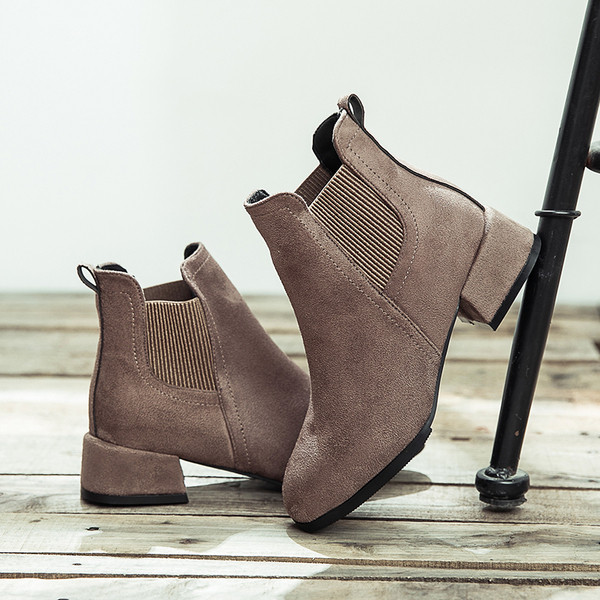 Női őszi-téli csizma két színben