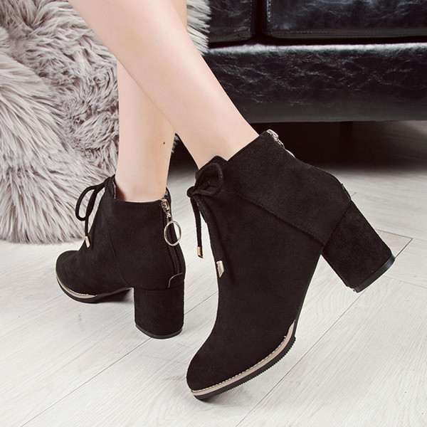 Stílusos női csizma vastag sarkú, két színben