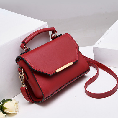 Κομψή γυναικεία δερμάτινη τσάντα σε τέσσερα χρώματα