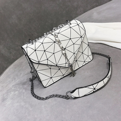 HIT Μοντέρνα γυναικεία τσάντα σε τρία χρώματα