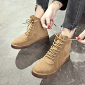 Καθημερινές γυναικείες μπότες με δίχρωμους δεσμούς