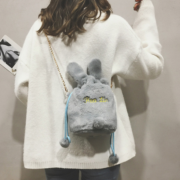 Alkalmi női pehelytáska 3D elemmel, négy színben