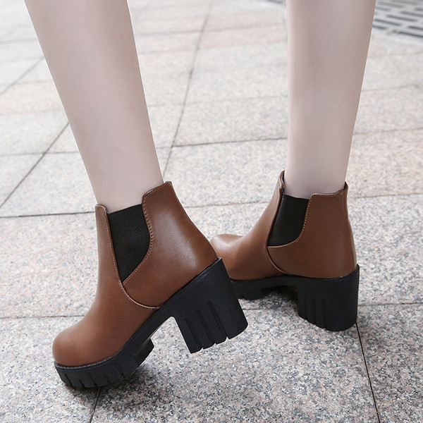 Cizme de dama stilate cu talpa aspra in doua culori