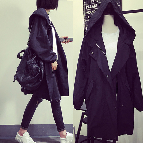 Aktuális női kabát széles modell kapucnival két színben