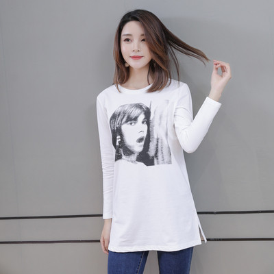 Hosszú női blúz O-nyakkal és felirattal több modellben