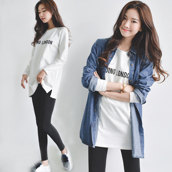 Hosszú női blúz O-nyakkal és felirattal több modellben