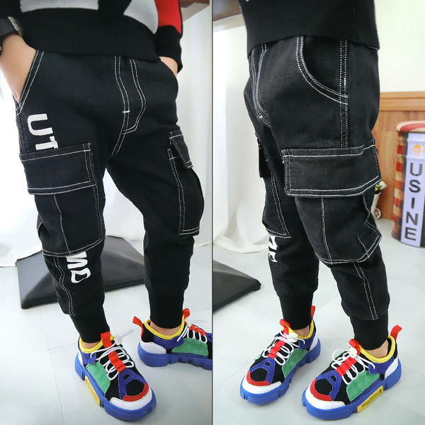 Παιδικά απλό τζιν για αγόρια σε σκούρο χρώμα - τρία μοντέλα