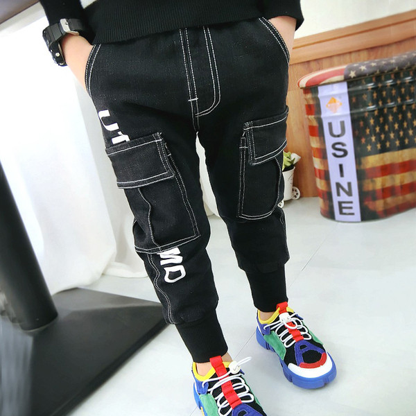 Παιδικά απλό τζιν για αγόρια σε σκούρο χρώμα - τρία μοντέλα