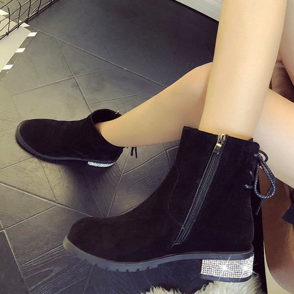 Stílusos női csizma fekete és barna színben