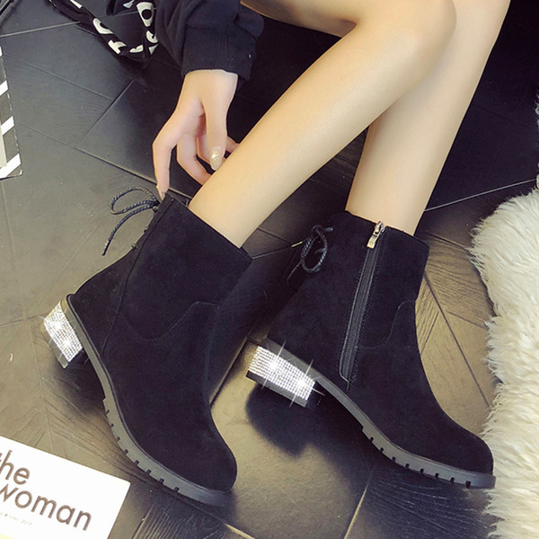 Stílusos női csizma fekete és barna színben