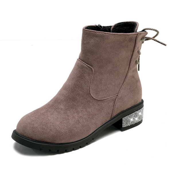 Stílusos női csizma fekete és barna színben