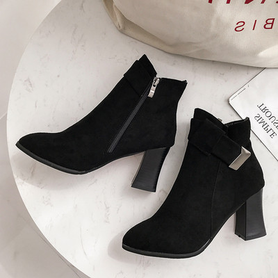 Stílusos női csizma vastag sarkú fekete színben - két modell