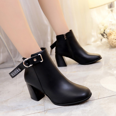 Κομψά γυναικεία παπούτσια με χοντρό τακούνι σε δύο χρώματα