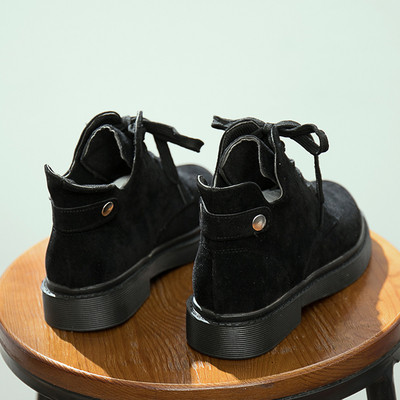 Γυναικείες αθλητικές κομψές μπότες σε δύο χρώματα