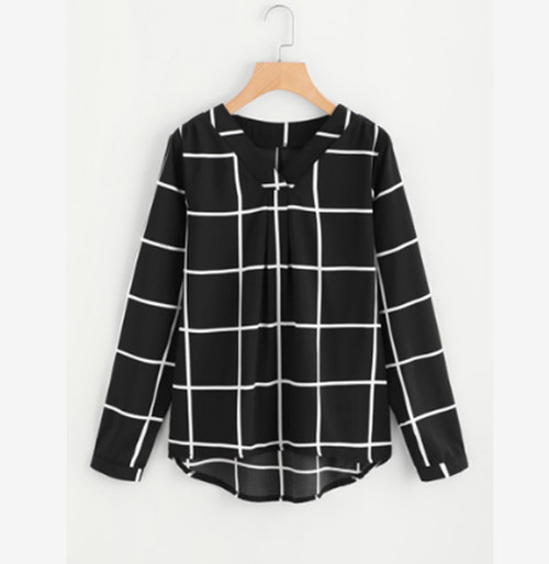 Aktuális női blúz V-nyakkal, fekete és rózsaszín színben