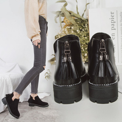 Γυναικείες μπότες μαύρες με φούντα - δύο μοντέλα