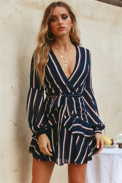 Modern női csíkos ruha V-nyakú és hosszú ujjú