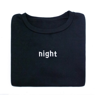 Γυναικείες μπλούζες με μαύρο και άσπρο  χρώμα με κεντήματα και επιγραφή