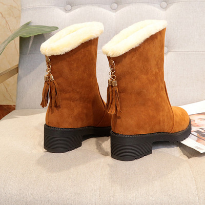 Γυναικείες μπότες με φούντα και απαλή επένδυση σε τρία χρώματα