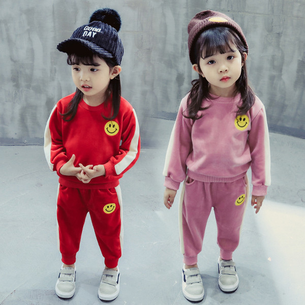 Aktuális gyerekszett lányoknak három színben