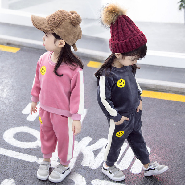 Aktuális gyerekszett lányoknak három színben