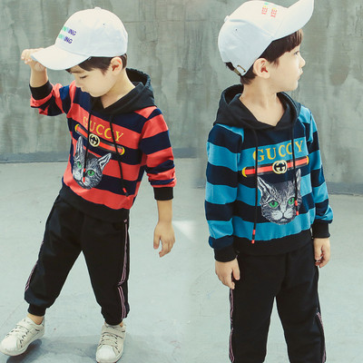 Детски комплект за момчета в два цвята с апликация