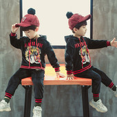 Aktuális gyerekkészlet fekete színben, rárakással