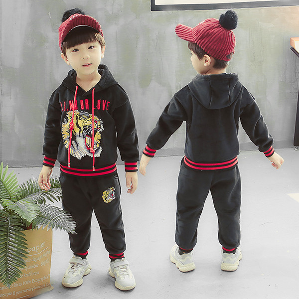 Aktuális gyerekkészlet fekete színben, rárakással