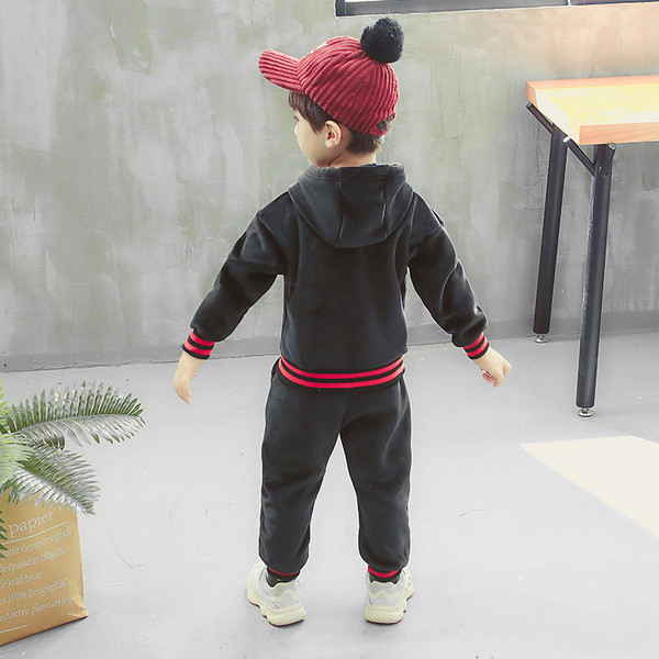 Aktuális gyerekkészlet fekete színben, rárakással