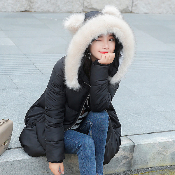 Női modern kabát három színben pehelydíszítéssel a kapucniján