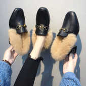 Öko bőrből készült női mokaszin pehely és vastag sarokkal, fekete színben