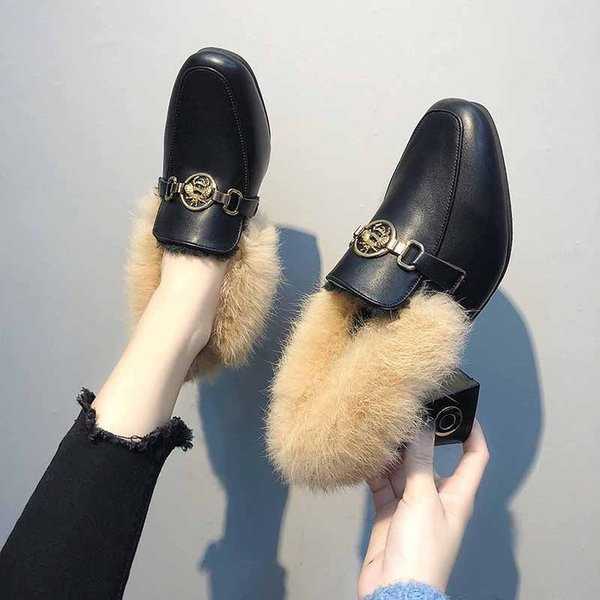 Öko bőrből készült női mokaszin pehely és vastag sarokkal, fekete színben