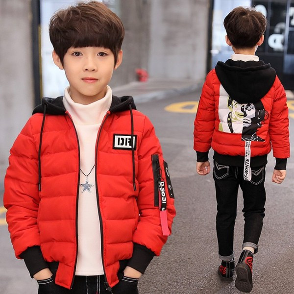 Gyermek téli kabát fiúknak rátéttel