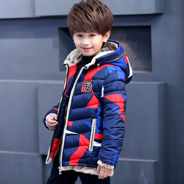 Modern, színes gyerekkabát fiúknak két színben