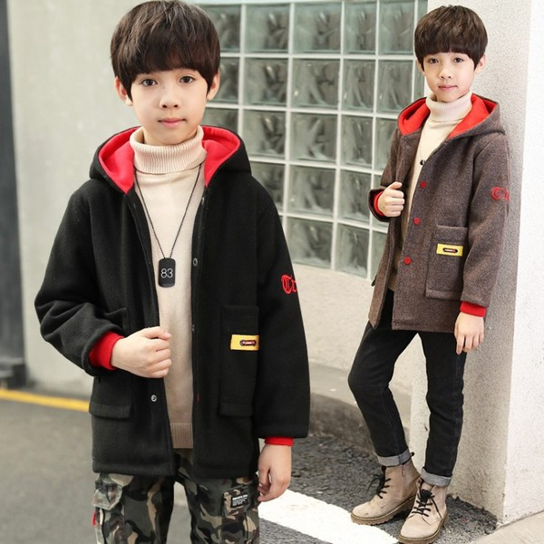 Modern gyerekkabát fiúknak két színben
