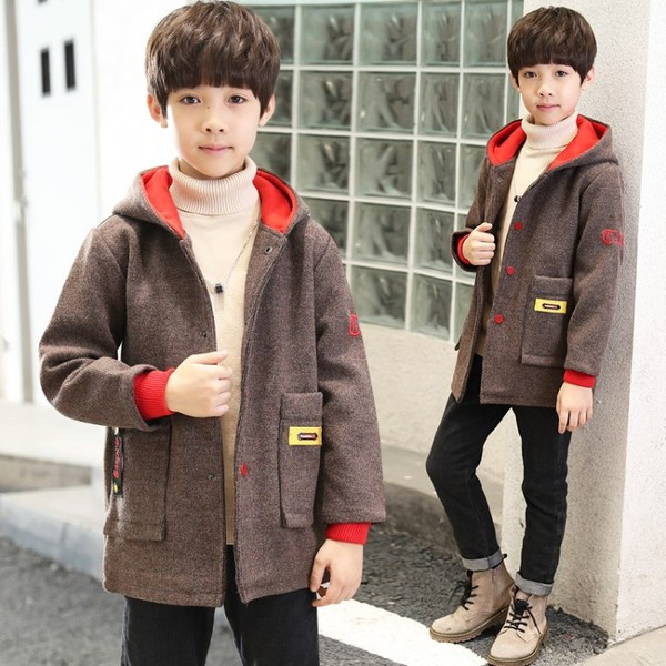 Modern gyerekkabát fiúknak két színben