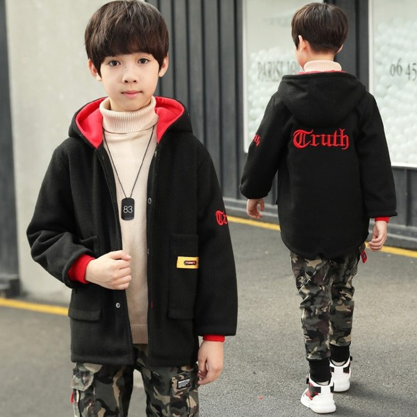 Modern gyerekkabát fiúknak két színben