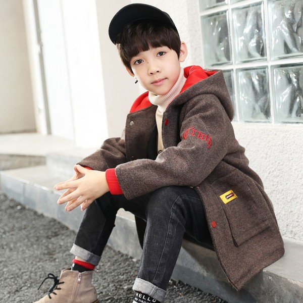 Modern gyerekkabát fiúknak két színben