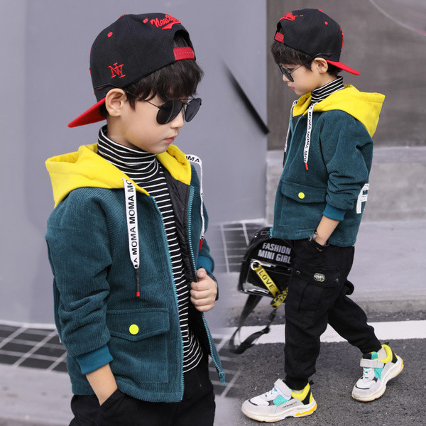 Fiúknak való napi gyerekkabát két színben