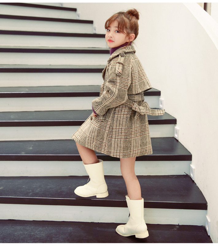 Modern gyerekkabát lányoknak két színben