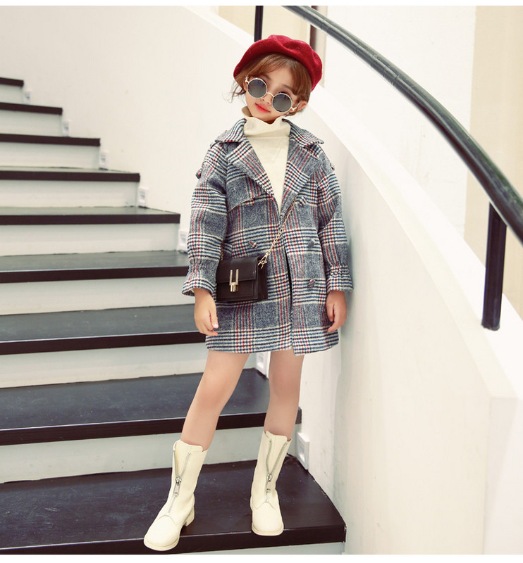 Modern gyerekkabát lányoknak két színben