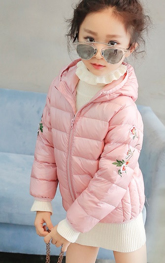 Παιδικό μπουφάν για τα κορίτσια σε έντονο ροζ χρώμα